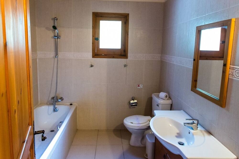 Photo of Bathroom in Miliou