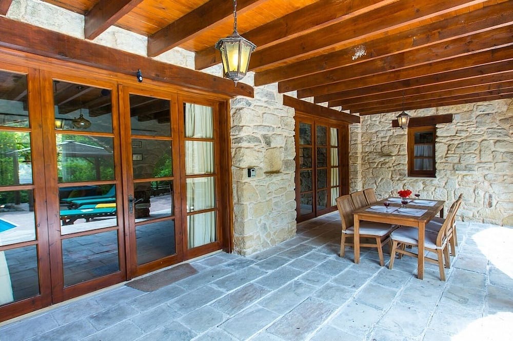 Photo of Patio Balcony in Miliou