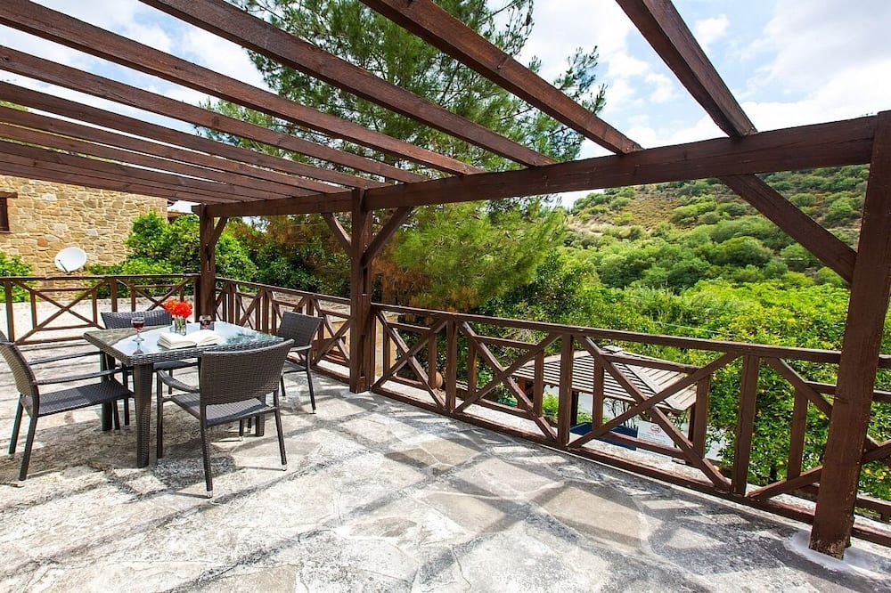 Photo of Patio Balcony in Miliou