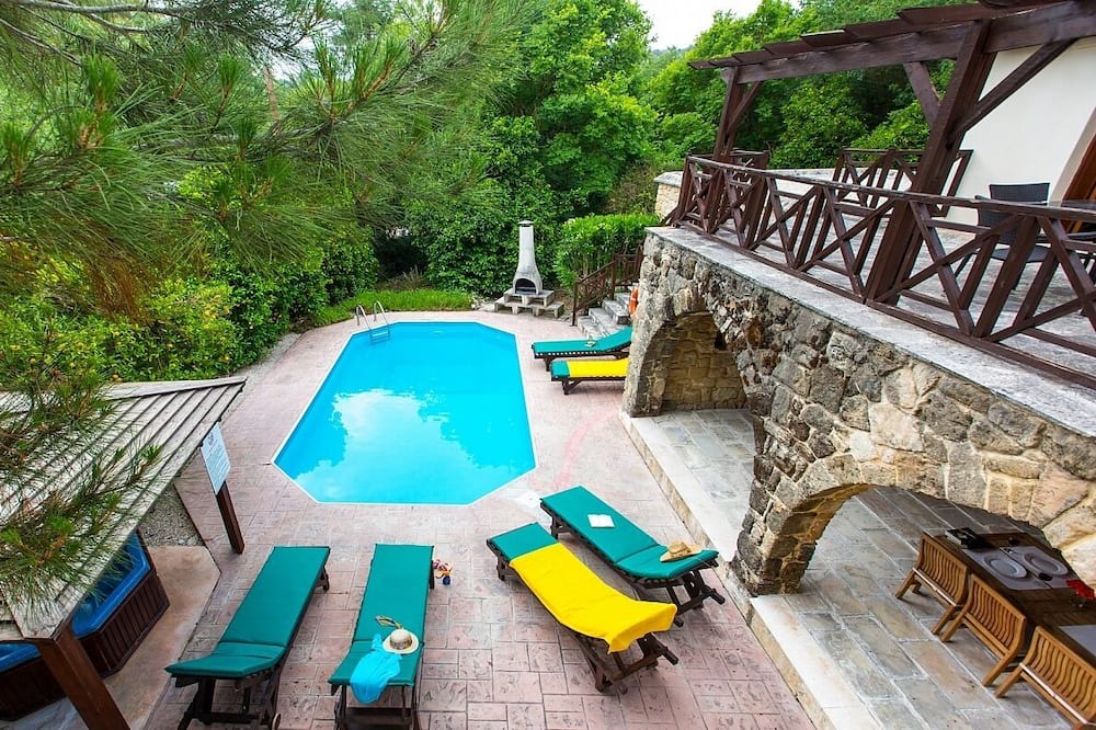 Photo of Outdoor in Miliou