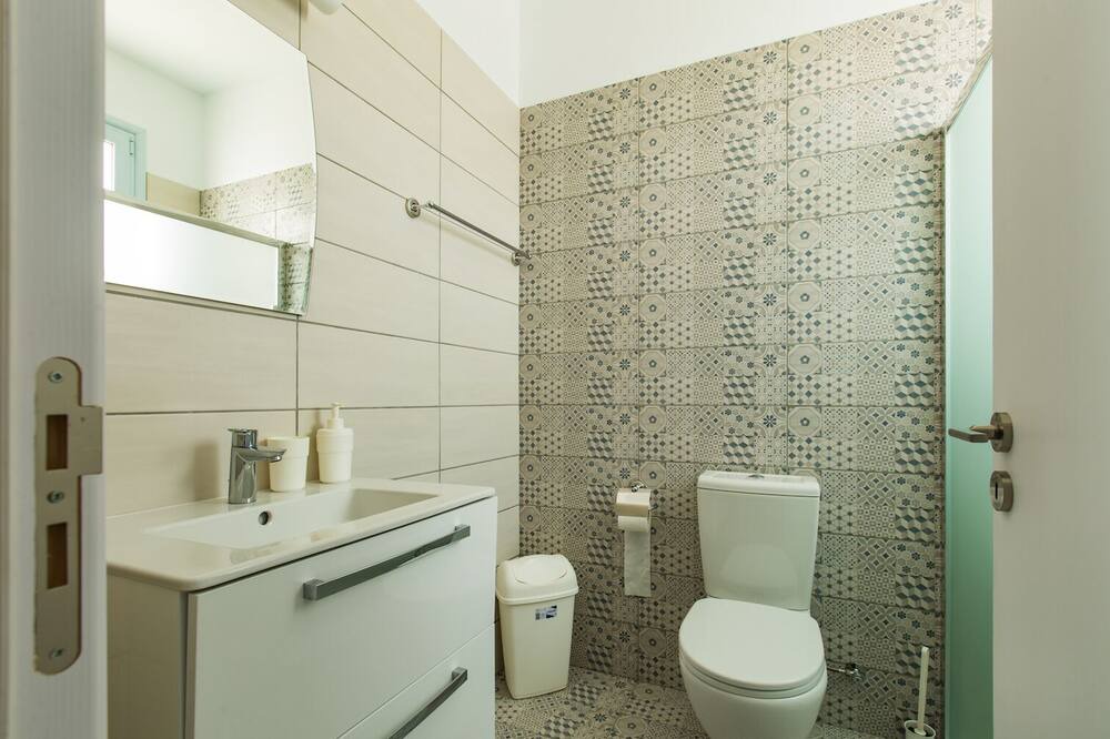 Photo of Bathroom in Geroskipou