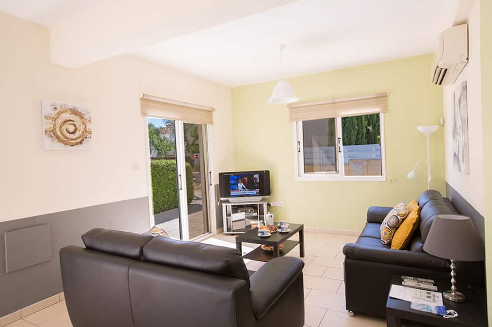 Photo of Livingroom in Ayia Thekla