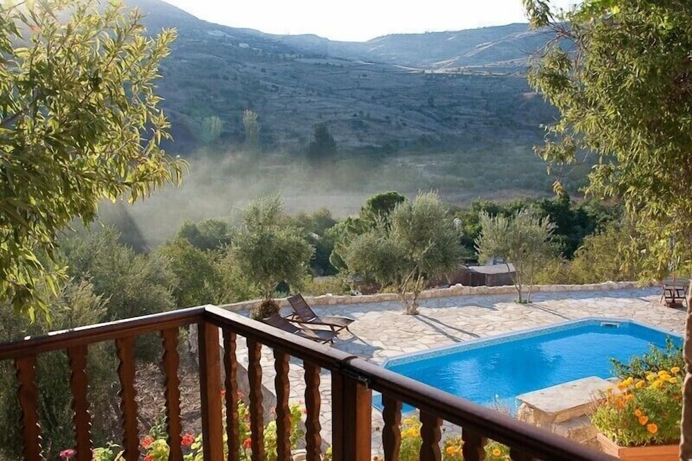 Photo of Patio Balcony in Episkopi