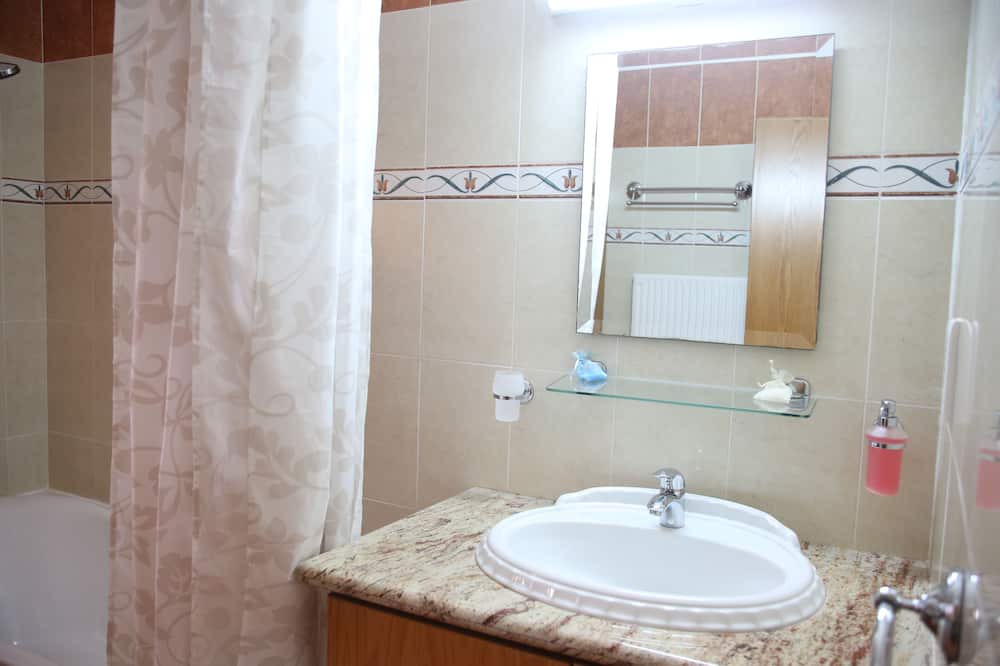 Photo of Bathroom in Theletra