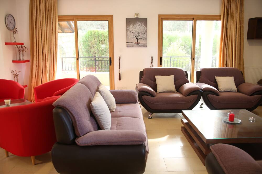 Photo of Livingroom in Theletra