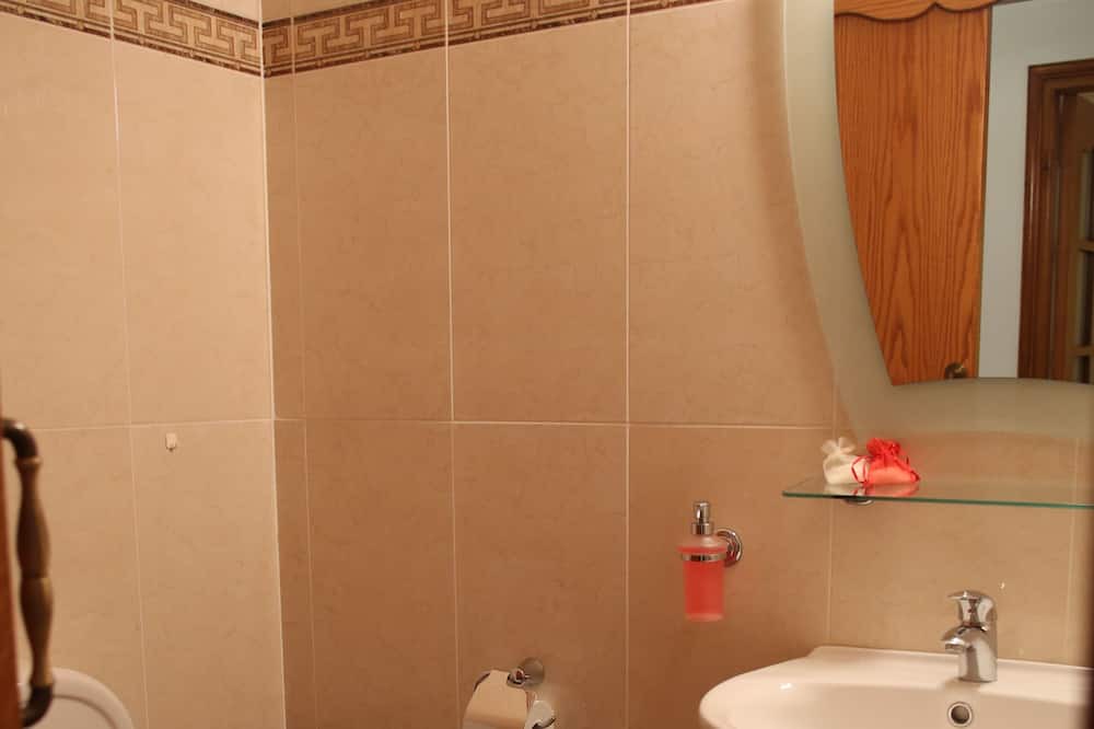 Photo of Bathroom in Theletra