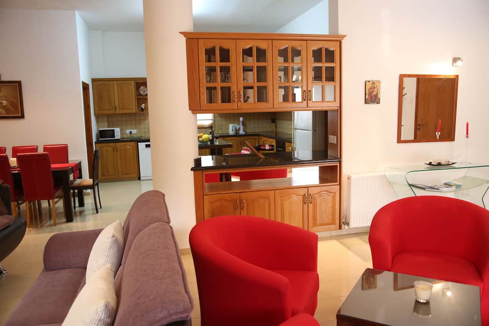 Photo of Livingroom in Theletra