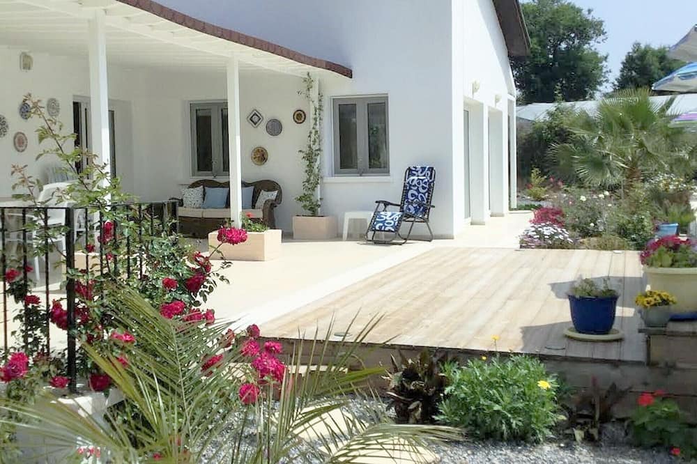 Photo of Patio Balcony in Karavas