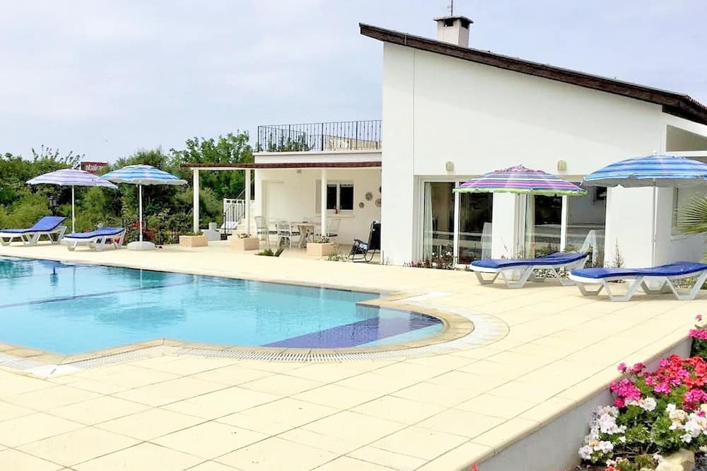Photo of Outdoor in Karavas