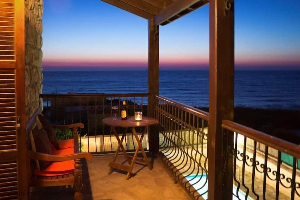 Photo of Patio Balcony in Pomos