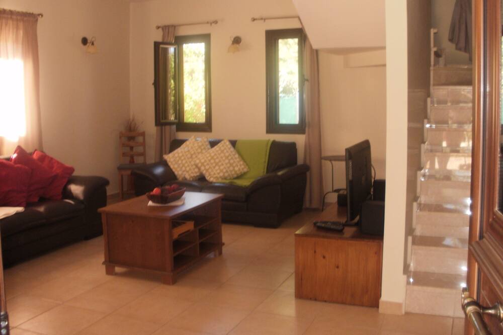 Photo of Livingroom in Letymvou