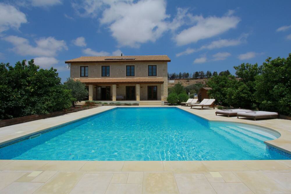 Photo of Outdoor in Mandria