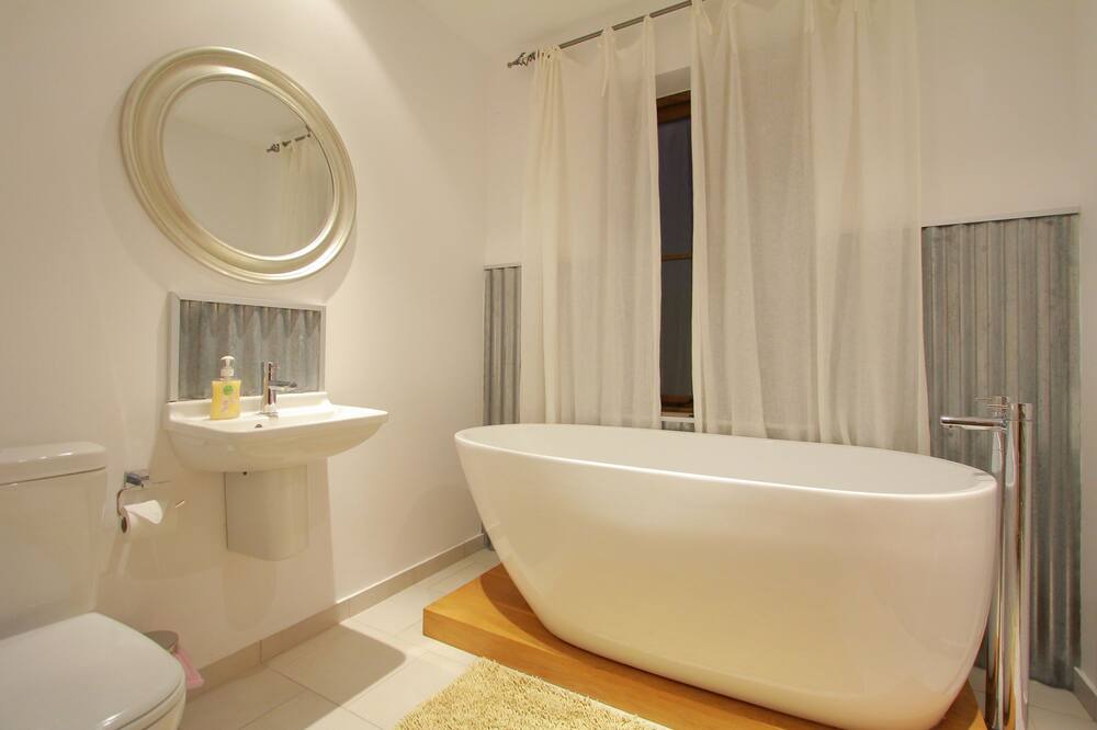 Photo of Bathroom in Mandria