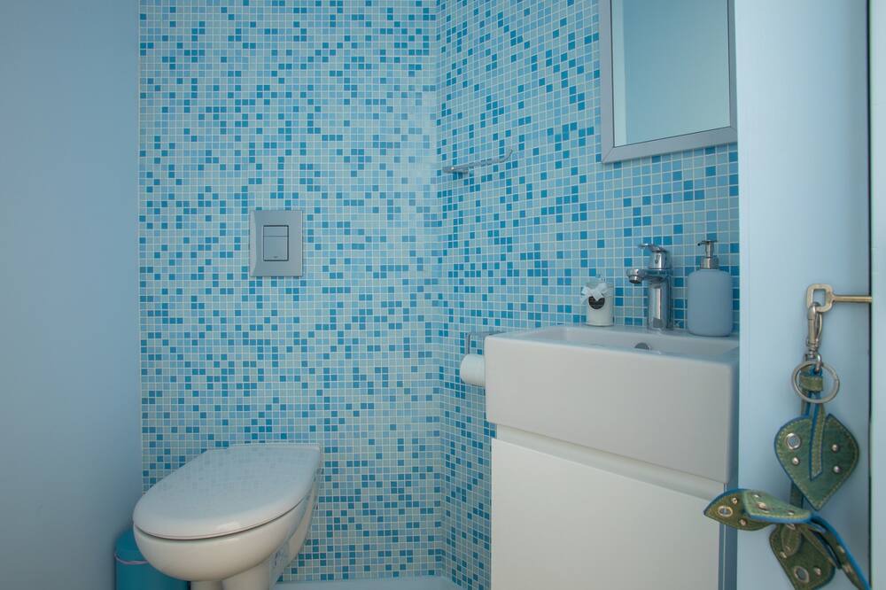 Photo of Bathroom in Pernera