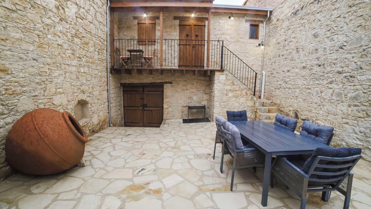 Photo of Patio Balcony in Lofou
