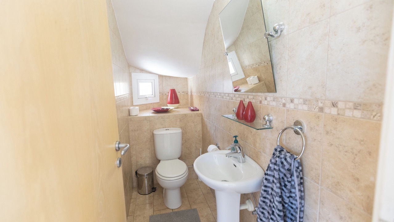 Photo of Bathroom in Pernera