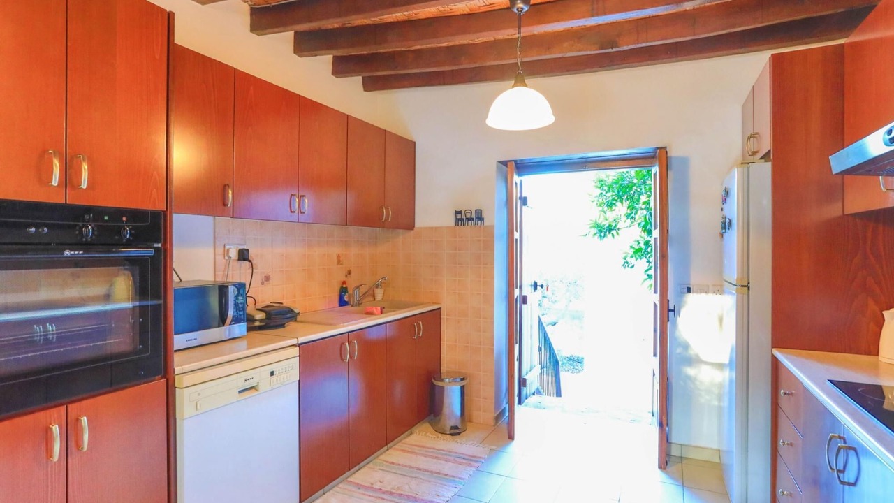 Photo of Kitchen in Droushia