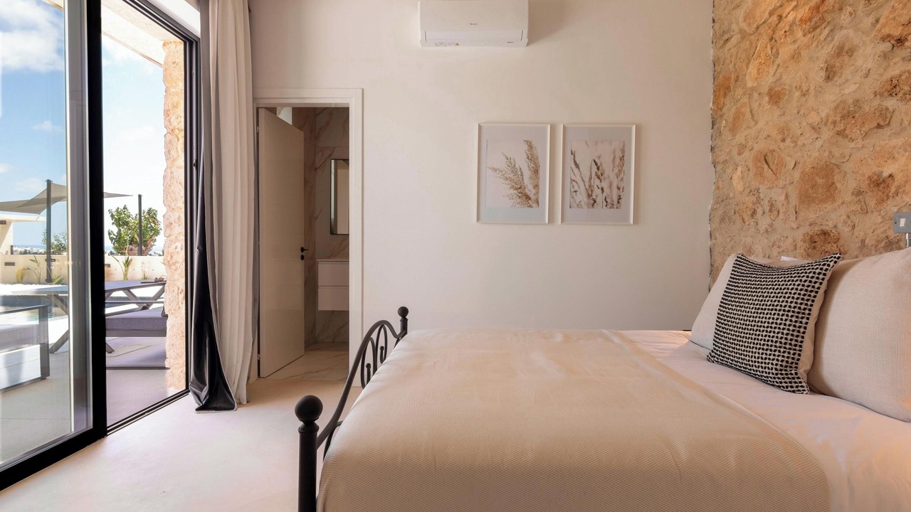 Photo of Bedroom in Emba