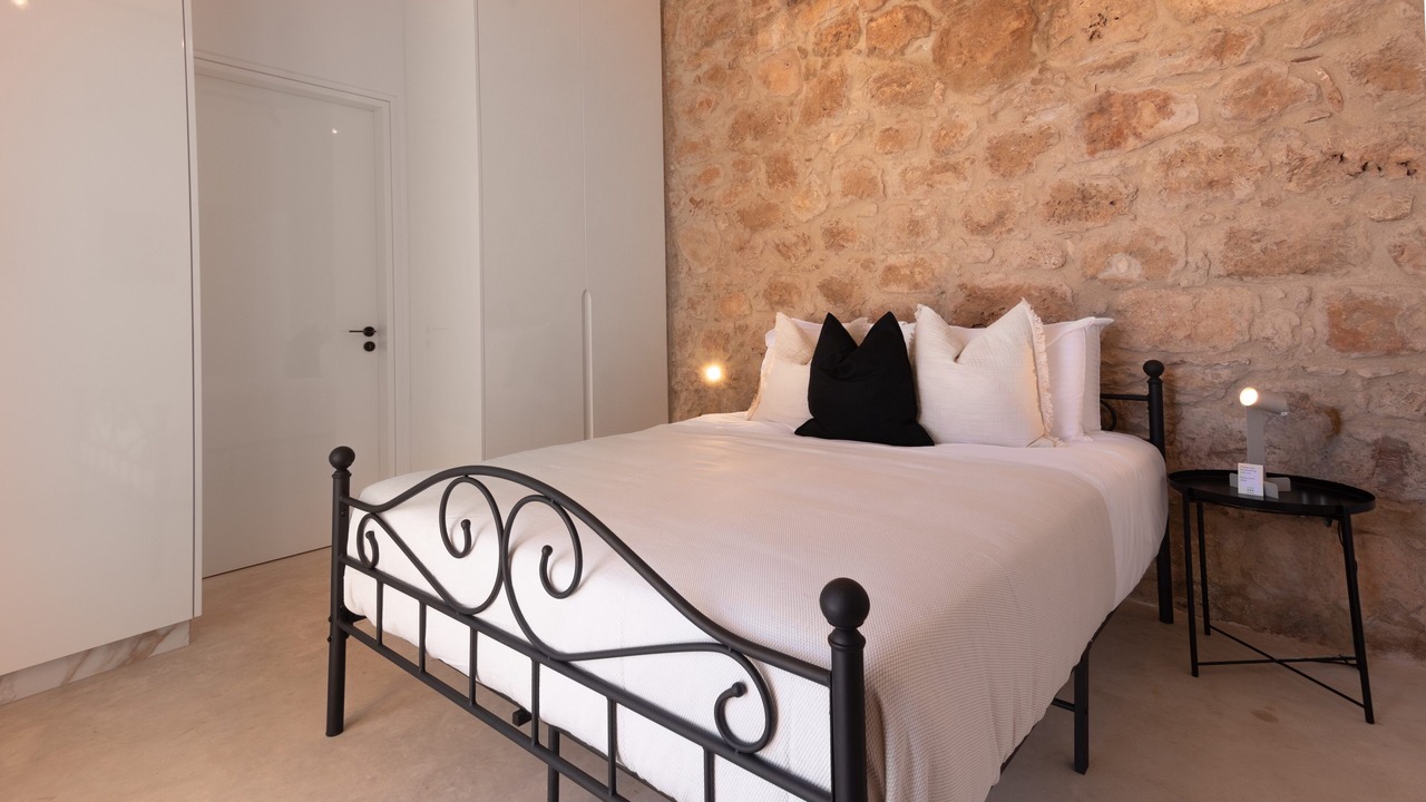 Photo of Bedroom in Emba