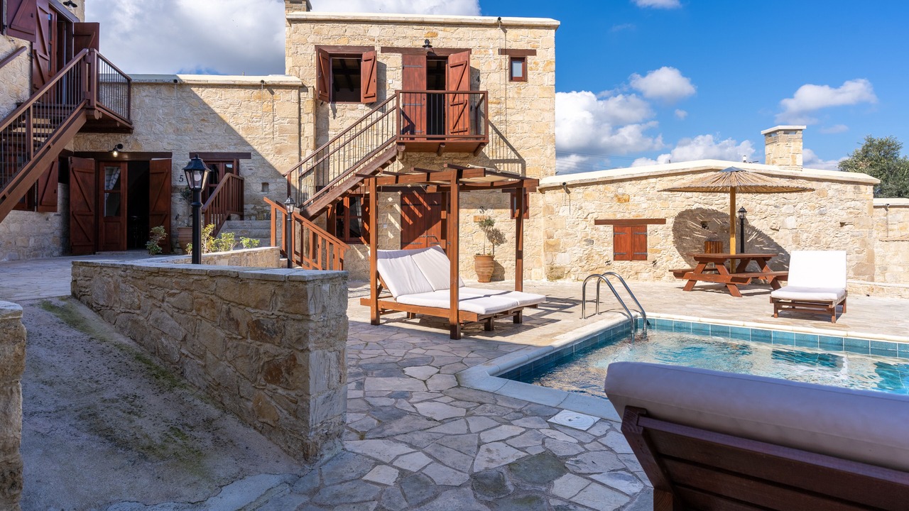 Photo of Outdoor in Giolou