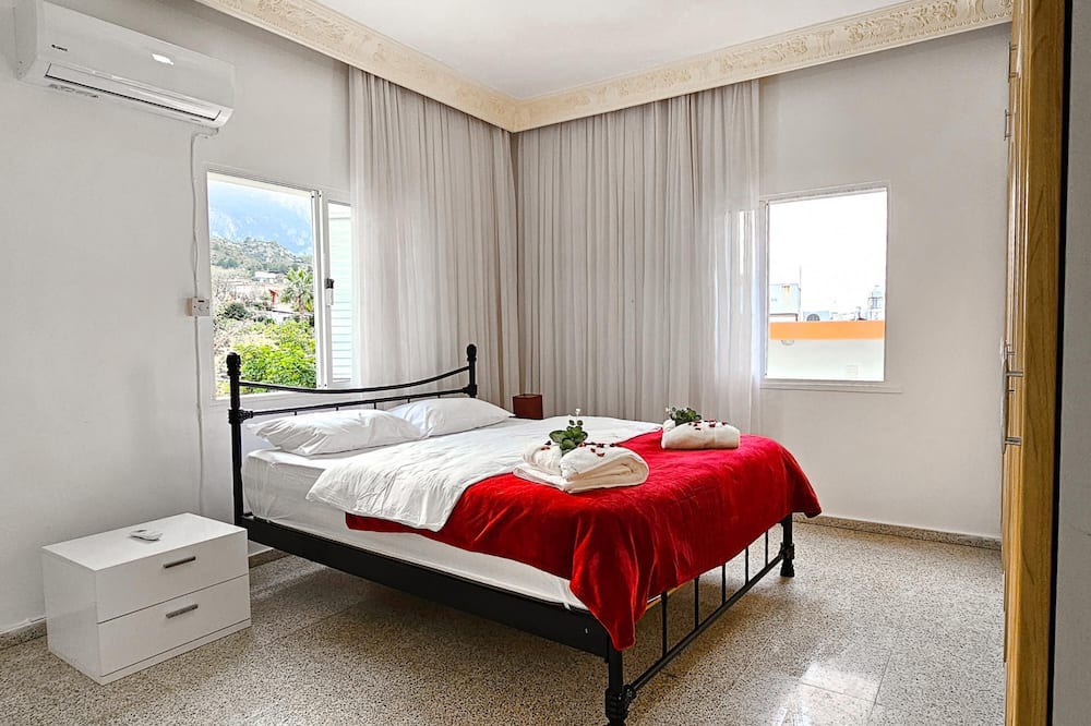Photo of Bedroom in Karavas