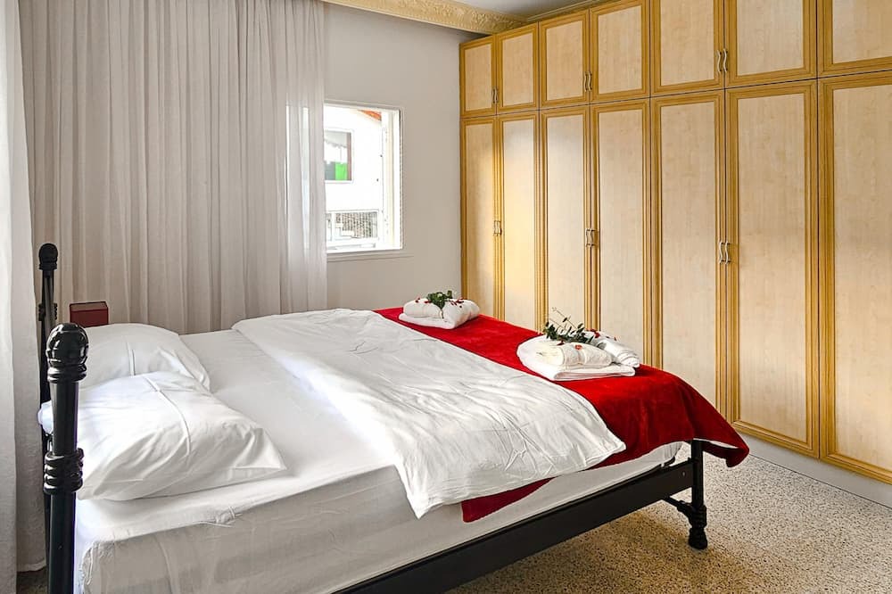 Photo of Bedroom in Karavas