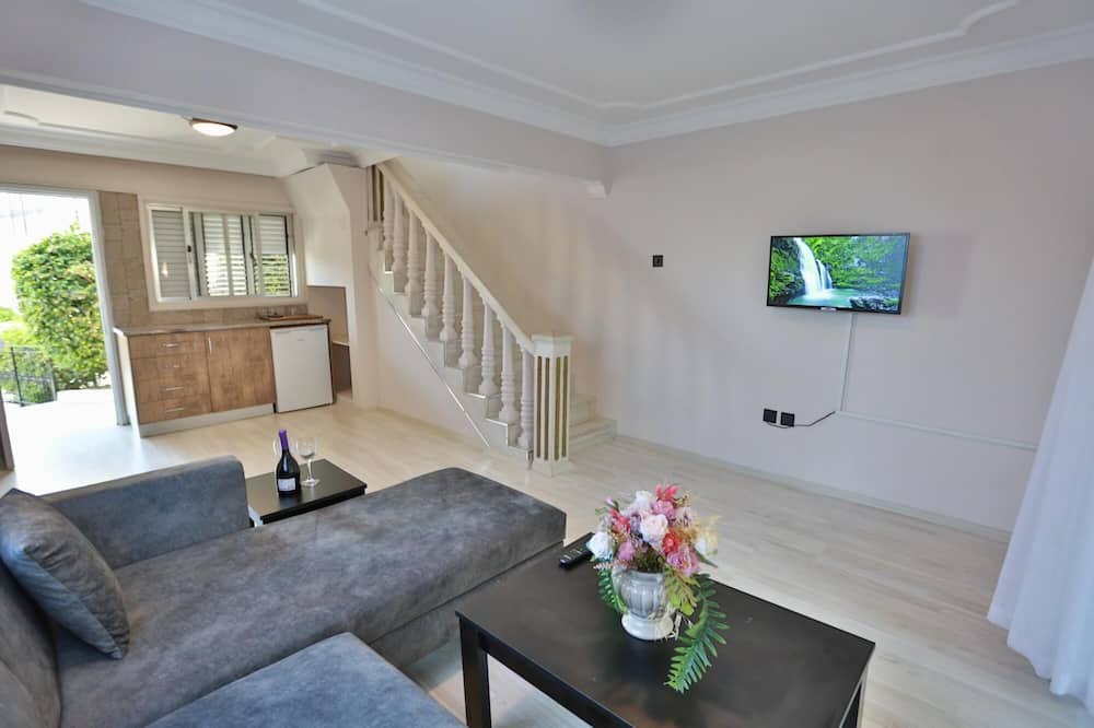 Photo of Livingroom in Karavas
