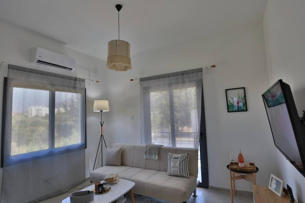 Photo of Livingroom in Kyrenia District