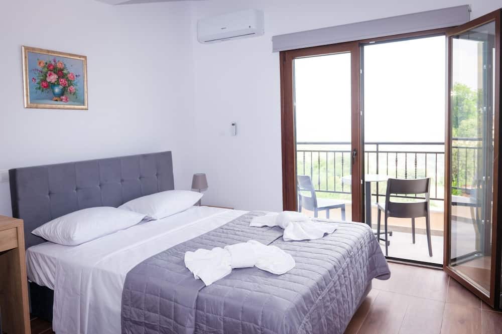 Photo of Bedroom in Meladeia