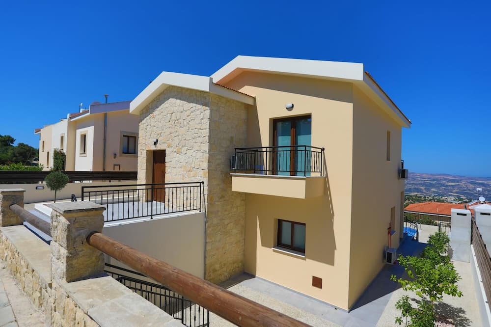 Photo of Outdoor in Meladeia
