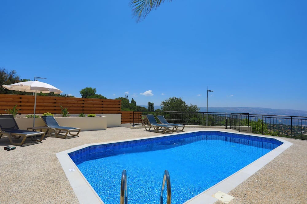 Photo of Outdoor in Meladeia