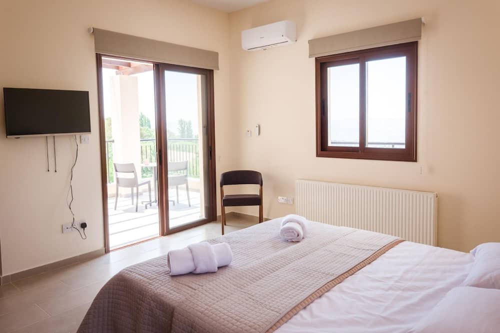Photo of Bedroom in Meladeia