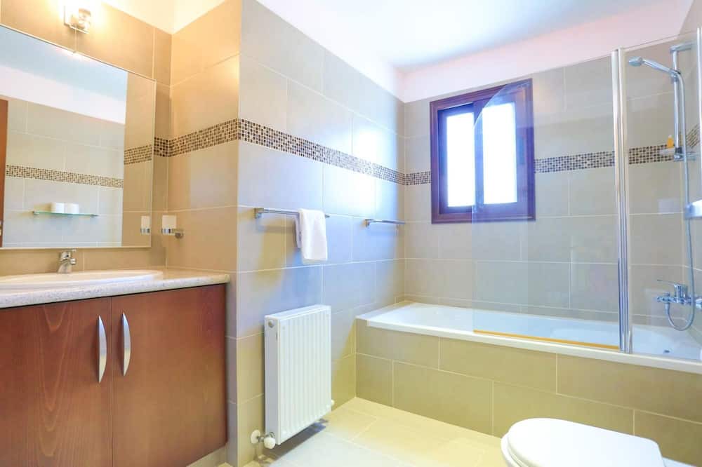 Photo of Bathroom in Meladeia