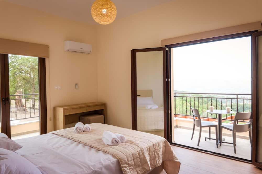 Photo of Bedroom in Meladeia