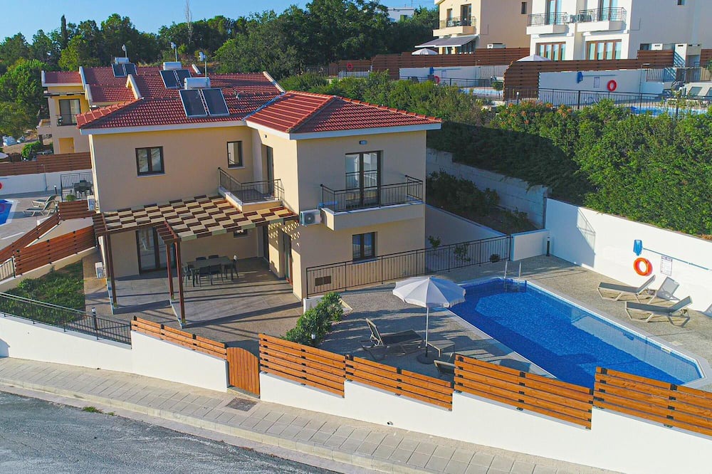 Photo of Outdoor in Meladeia