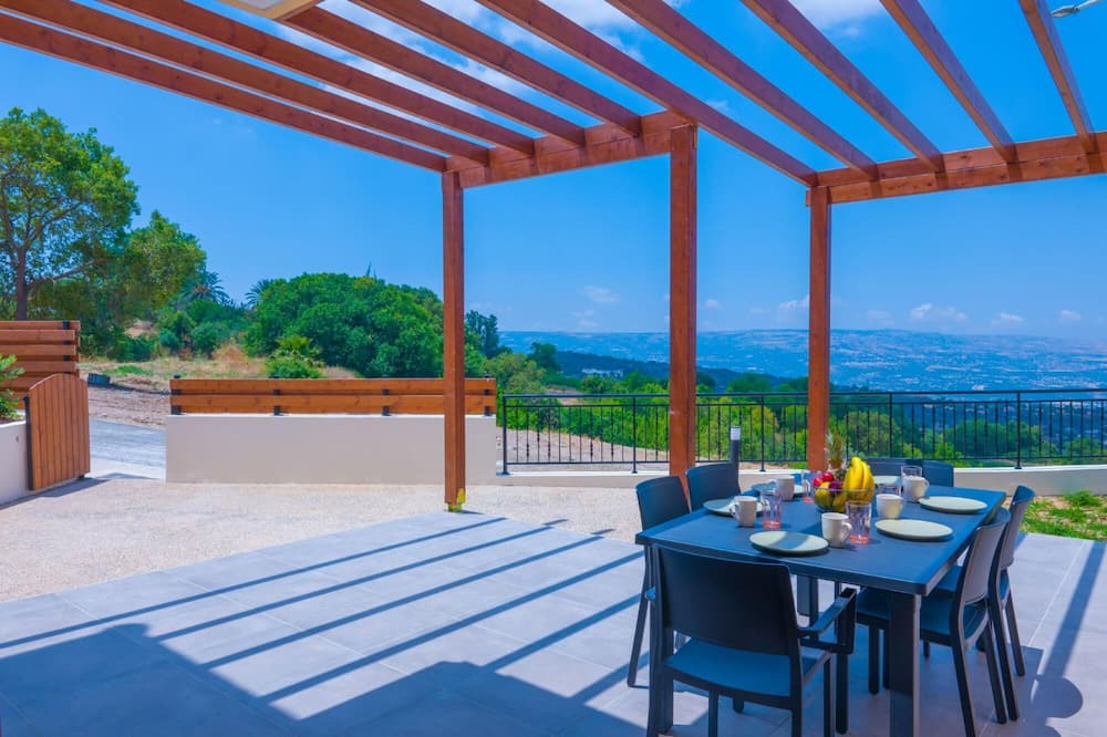 Photo of Outdoor in Meladeia
