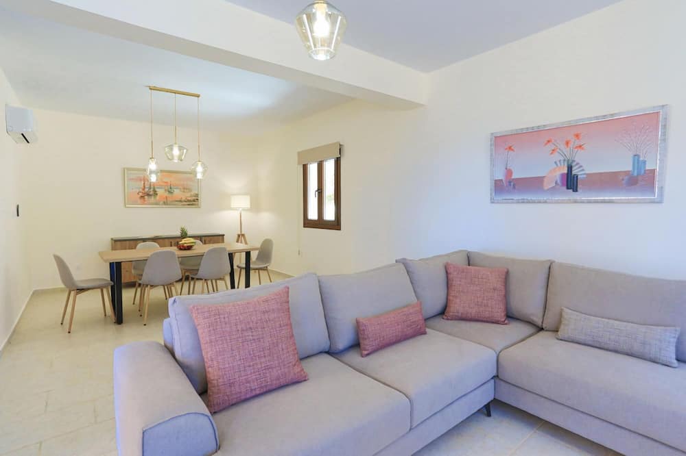 Photo of Livingroom in Meladeia