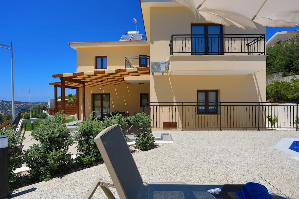 Photo of Outdoor in Meladeia