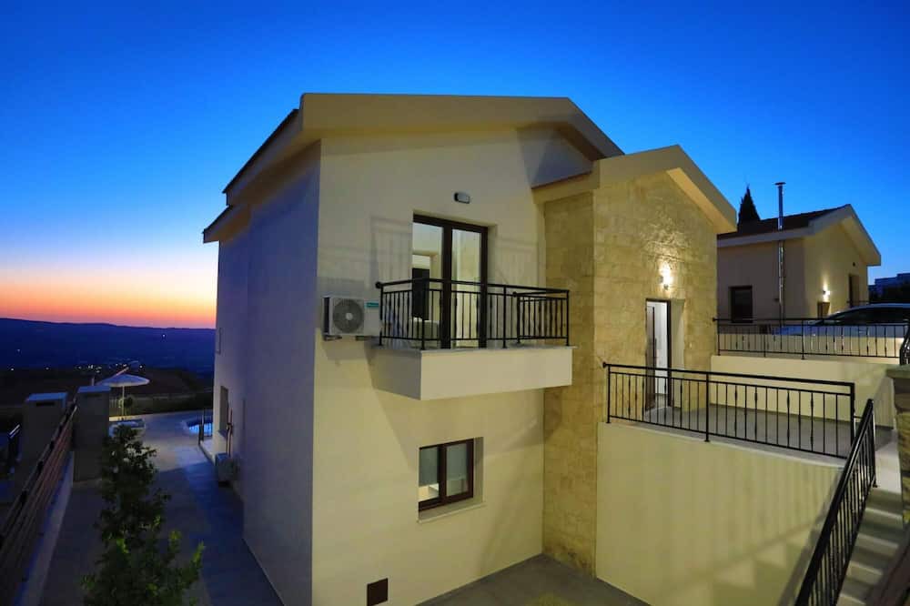 Photo of Outdoor in Meladeia