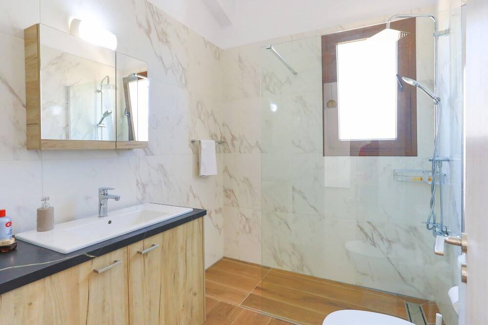 Photo of Bathroom in Meladeia
