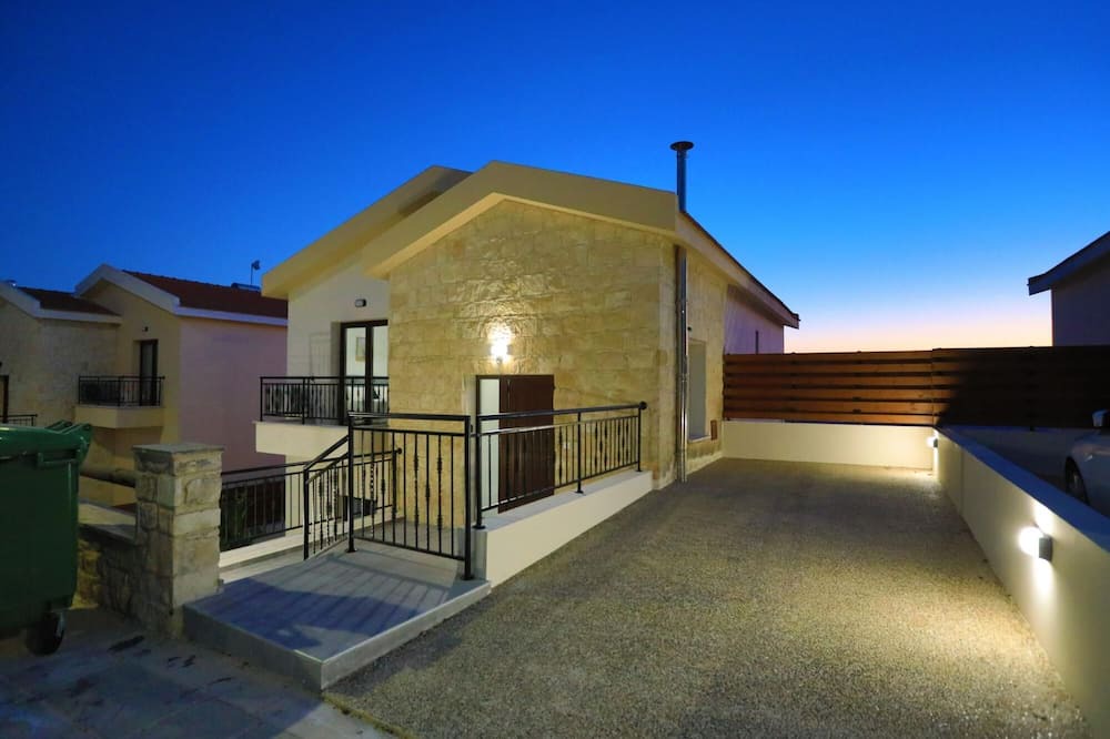 Photo of Outdoor in Meladeia