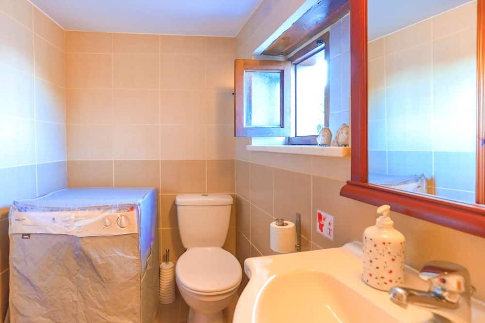 Photo of Bathroom in Droushia