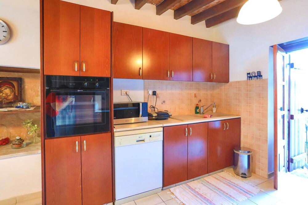 Photo of Kitchen in Droushia