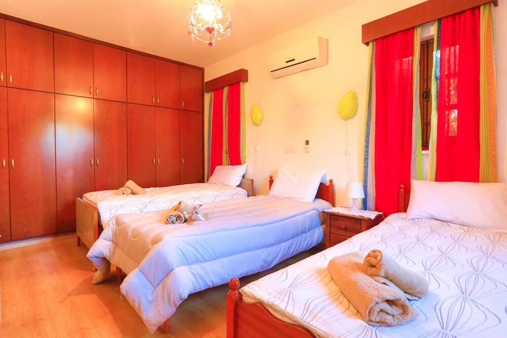 Photo of Bedroom in Droushia