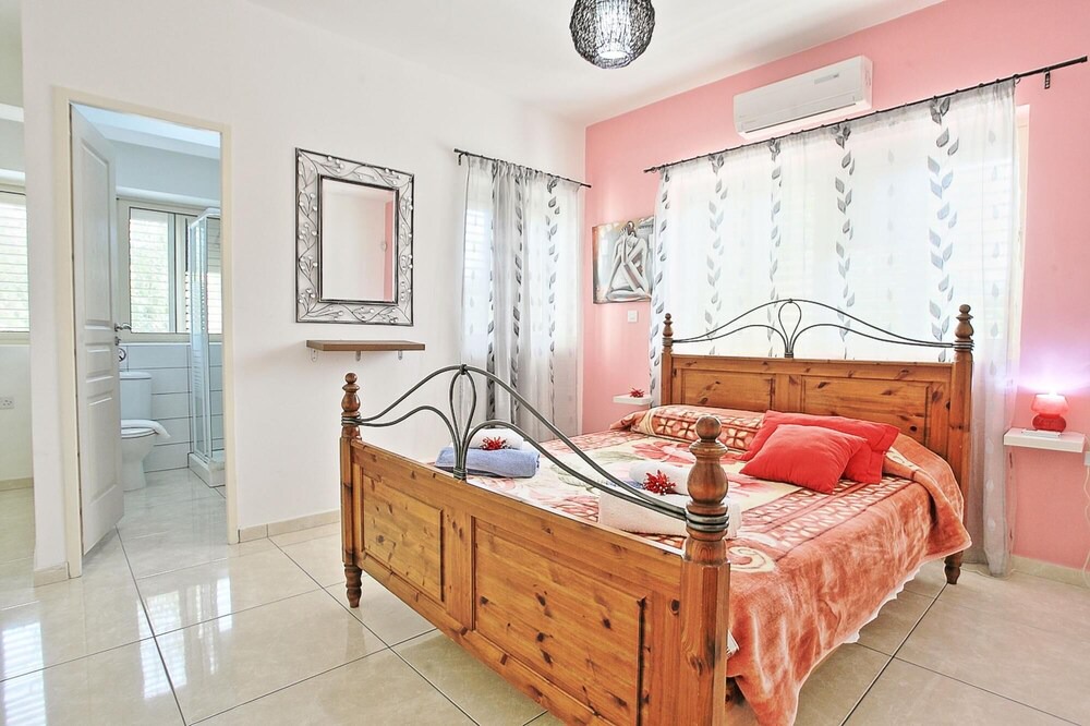 Photo of Bedroom in Goudi