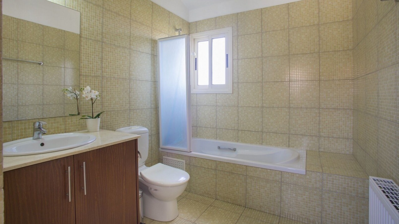 Photo of Bathroom in Pervolia