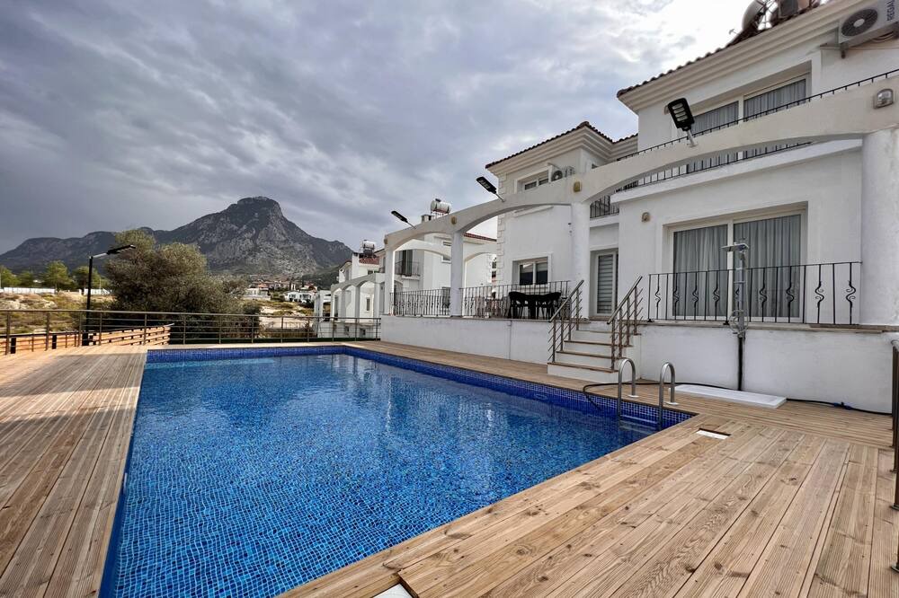 Photo of Outdoor in Mandres