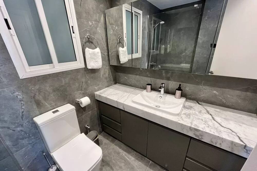 Photo of Bathroom in Neapolis