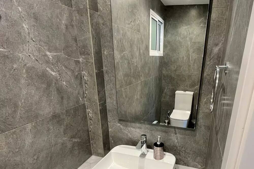 Photo of Bathroom in Neapolis