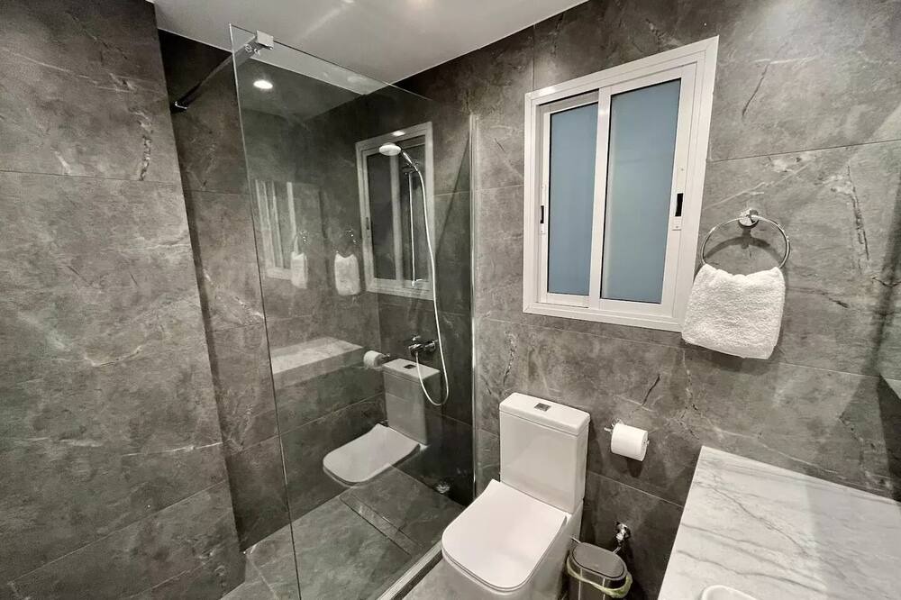 Photo of Bathroom in Neapolis
